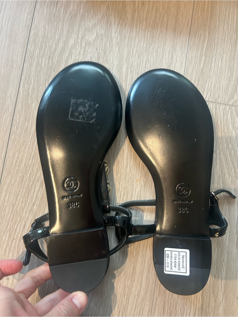 Chanel 2017 cc logo t strap sandal 38C - Picture 2 of 5